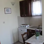 Lägenhetshotell Akrogiali 3*
