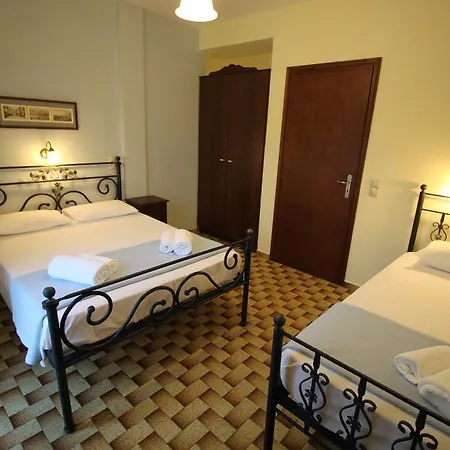 Lägenhetshotell Akrogiali 3*