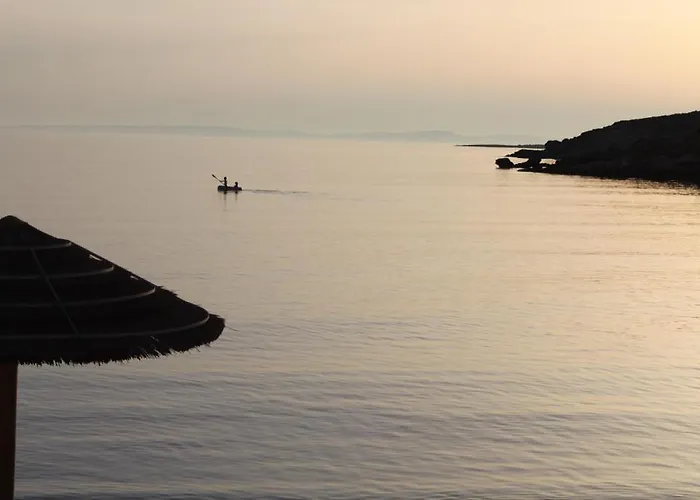 Akrogiali Апарт-отель Posidhonia (Syros)